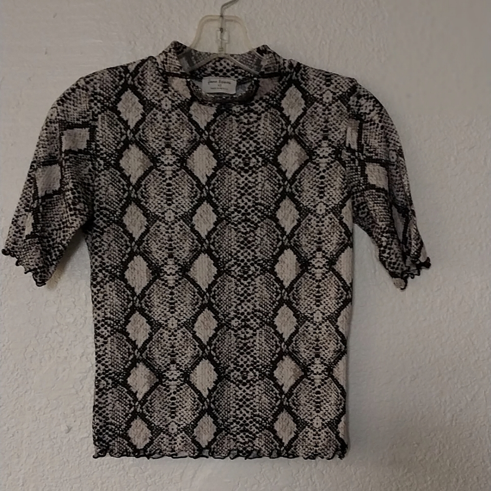 Free Kisses Top